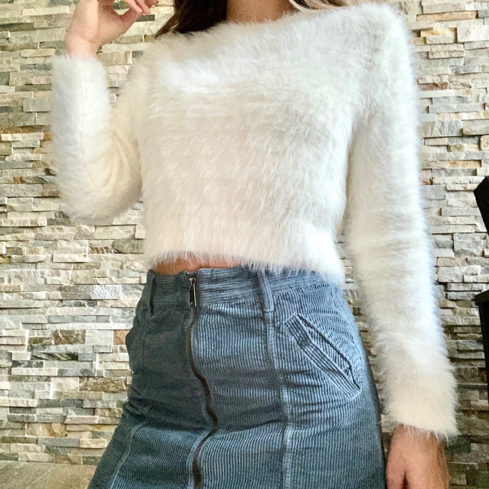 Kendall & kylie white fluffy sweater